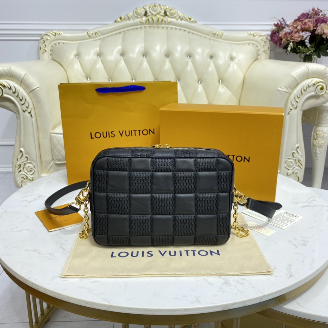 Louis Vuitton TROCA MM Handbag M59114 Black